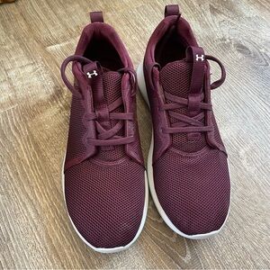 Under Armour Tennis Shoes Size 8